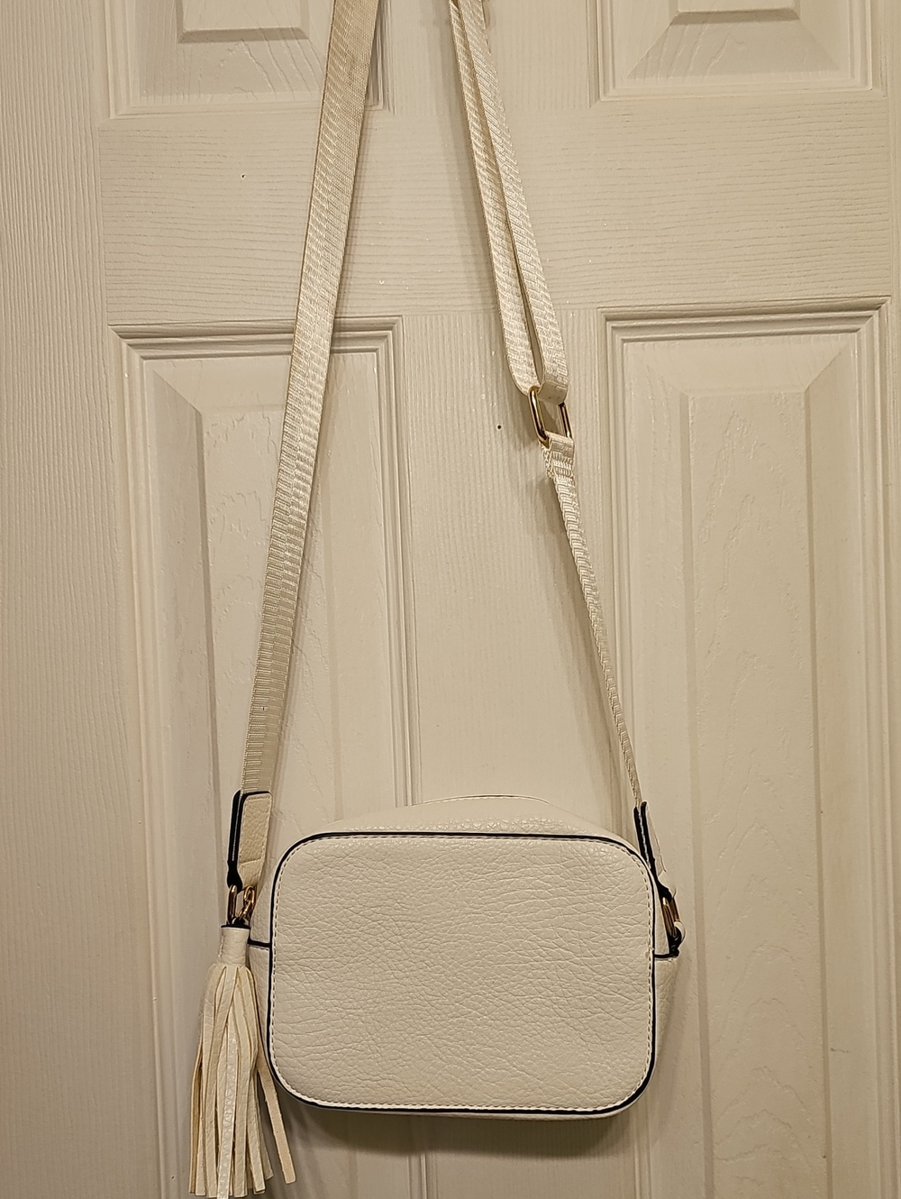 Cream Pebble Crossbody Camera Bag with Tassel